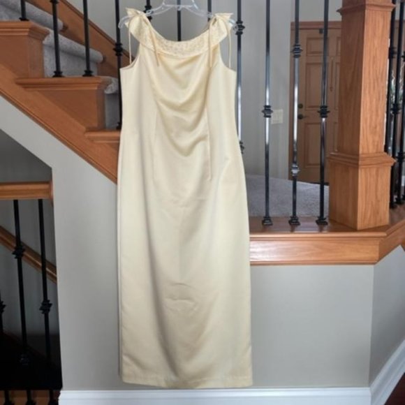 Wedding Dress - Picture 1 of 3